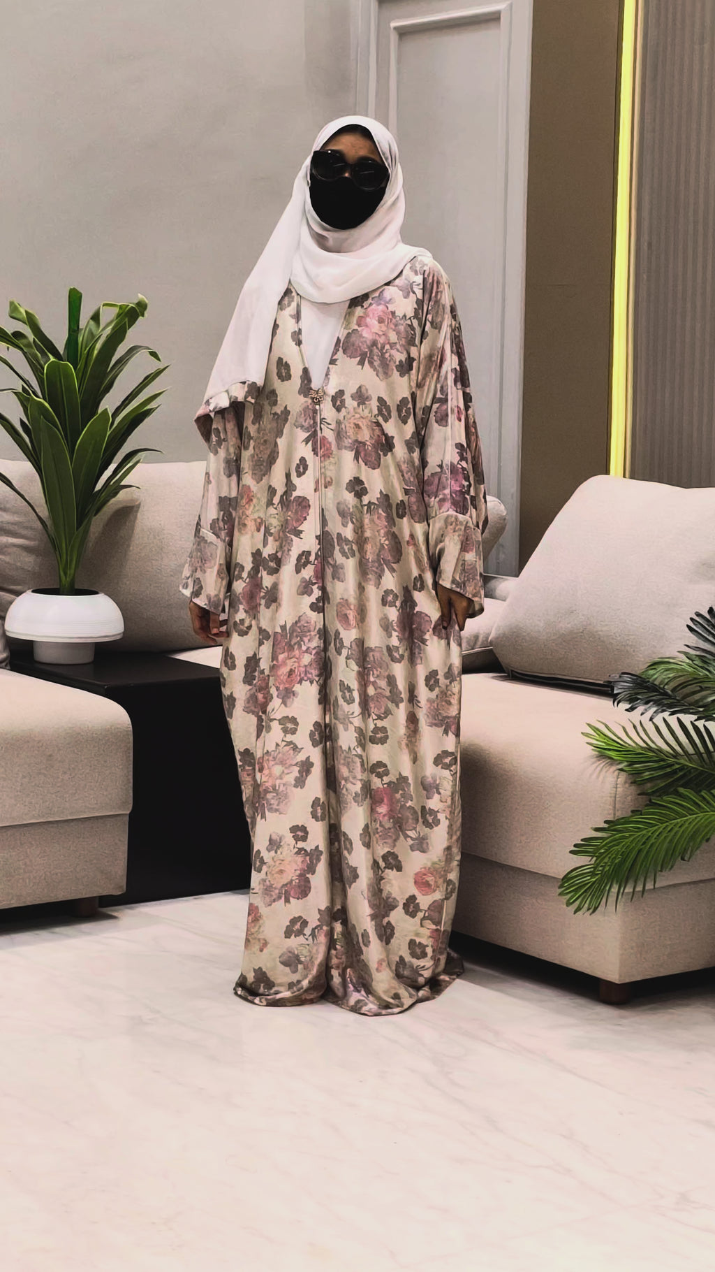 Elegant Floral Shimmer Designer silhouette Wear Abaya