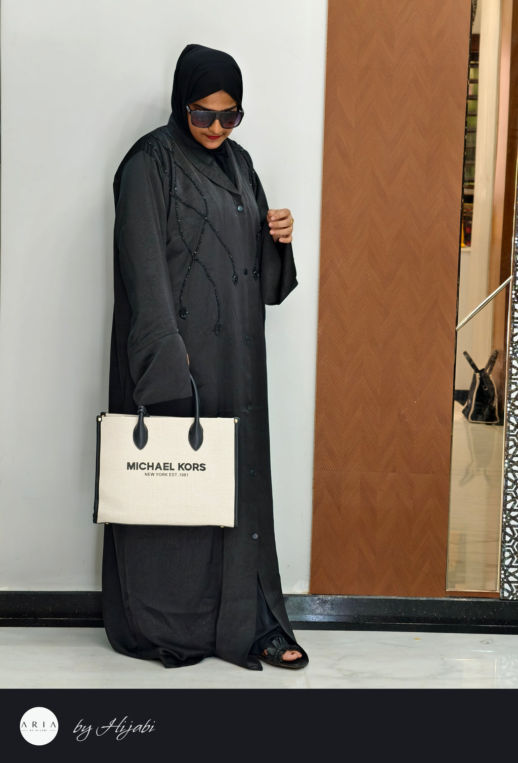 Round Lapel Stonework Abaya – Luxury in Every Detail