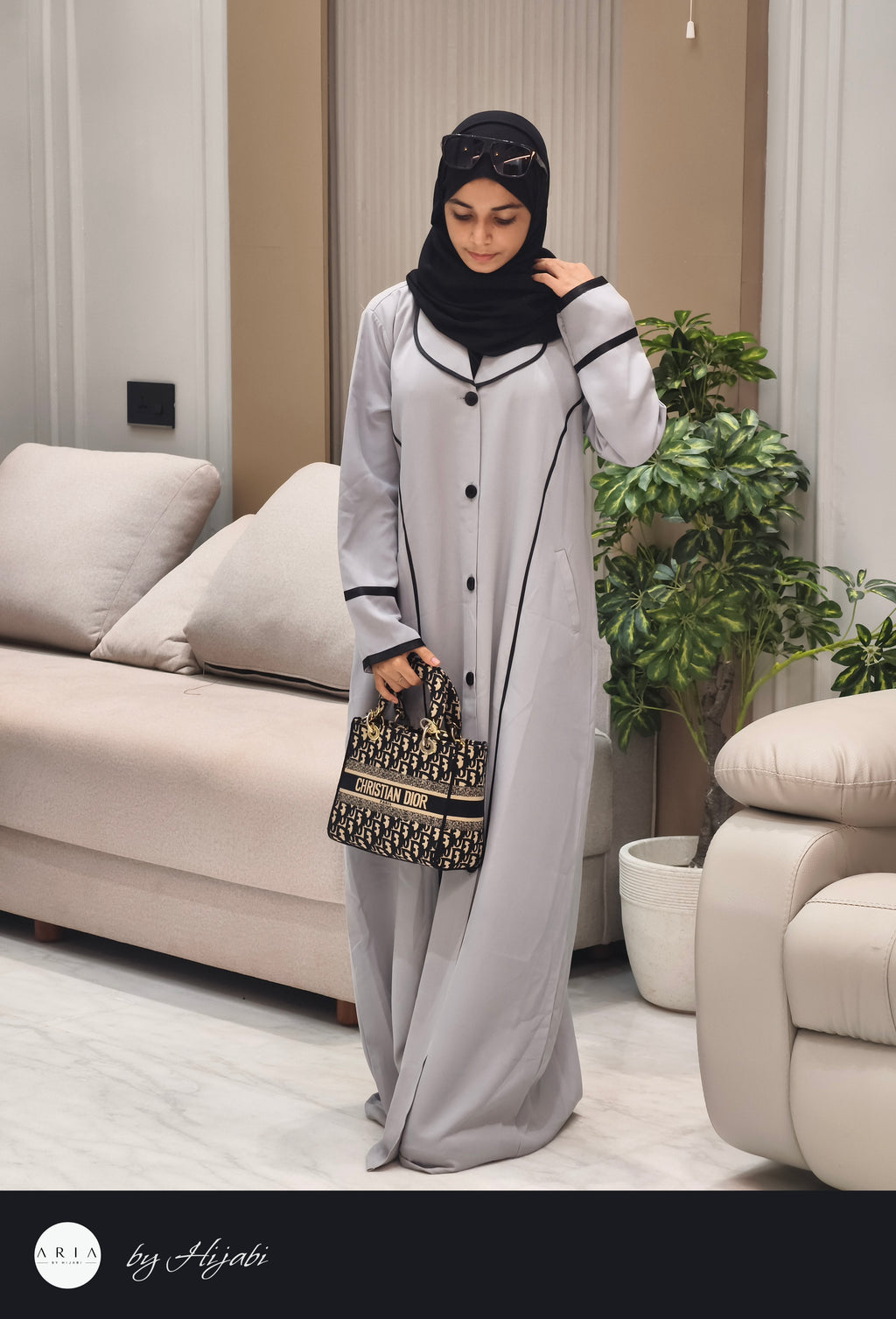 Lapel Abaya – Elegant Everyday Modesty for College Girls