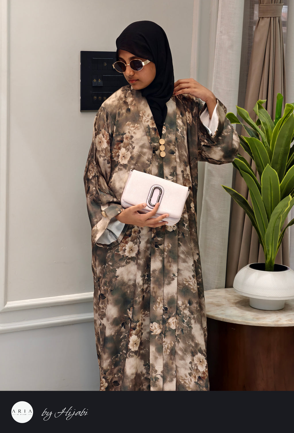 Modern Floral Printed Abaya – Luxury in Every Detail