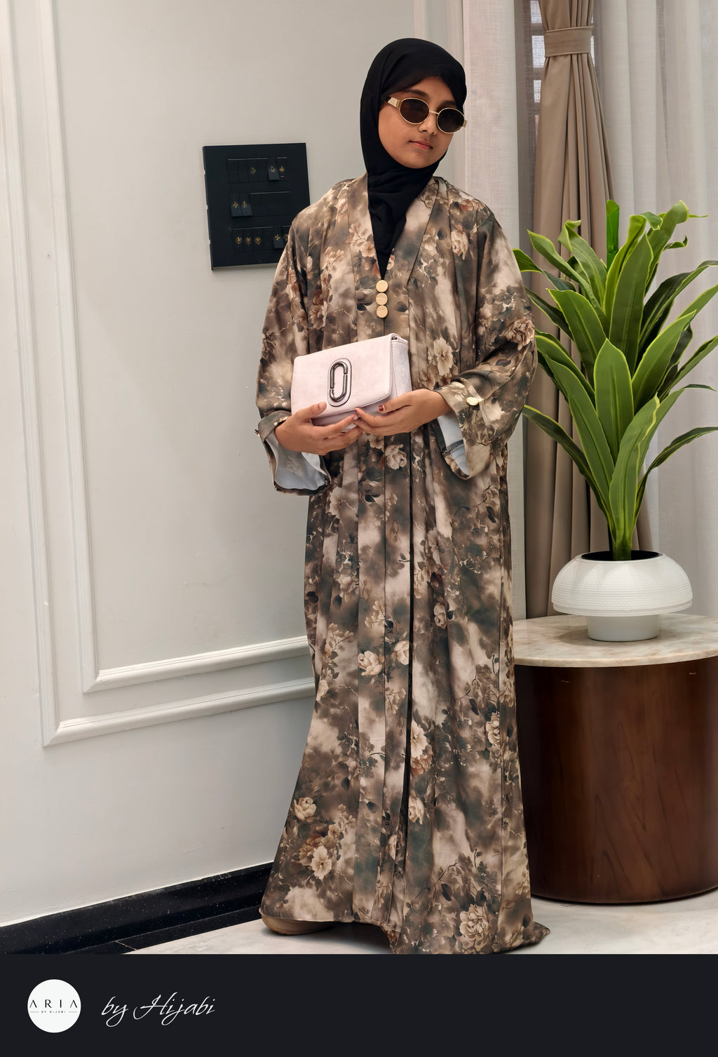 Modern Floral Printed Abaya – Luxury in Every Detail
