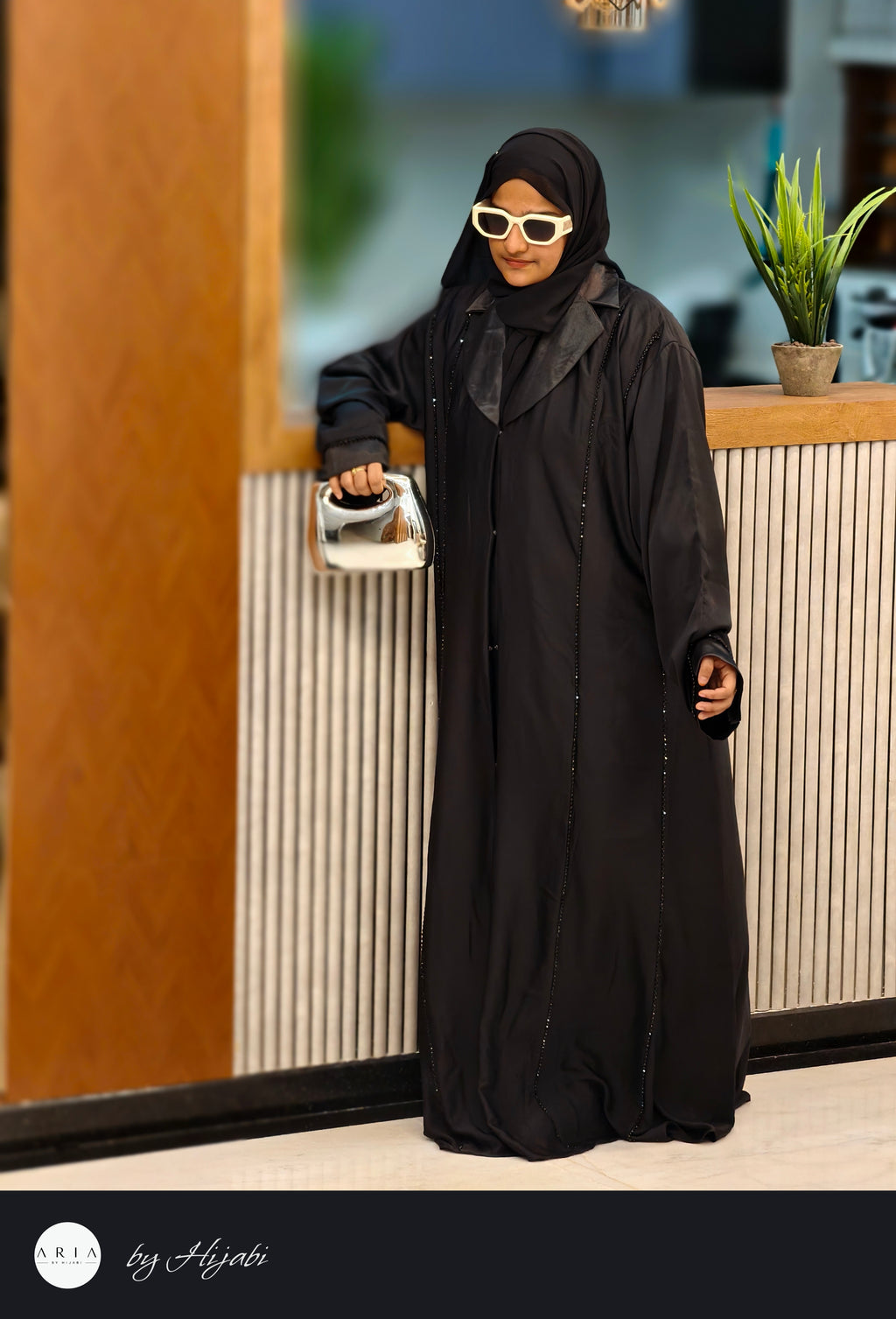 Luxury Oval Lapel Abaya